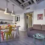 Stylish Apts Center Malasaña- 1, 2&3 Bedroom flats in Same Building