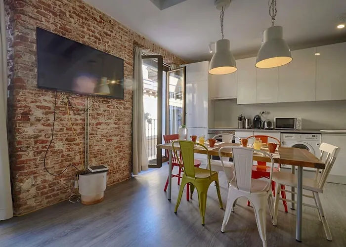 Stylish Apts Center Malasaña- 1, 2&3 Bedroom flats in Same Building